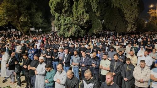صلاة التراويح والعشاء في المسجد الأقصى.jpeg