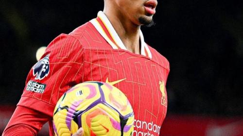 أرنولد لاعب ليفربول.jpeg