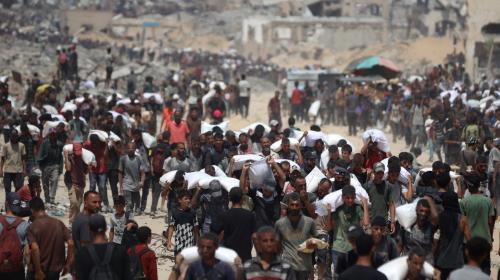 الحشود تستولي على المساعدات في غزة