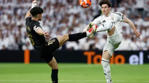 لاعبا ريال مدريد وفالنسيا