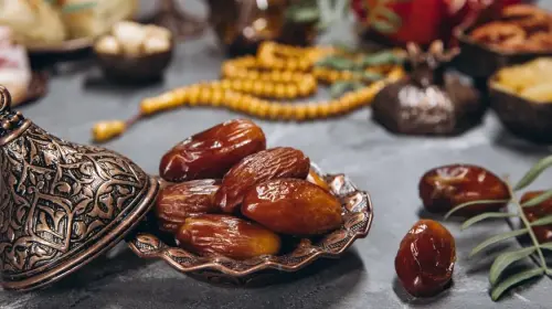 تمر عموائد الافطار