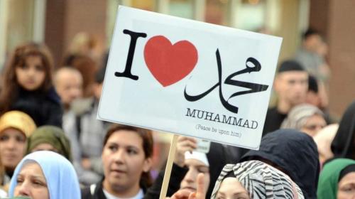 تظاهرة ضد الاساءة للرسول