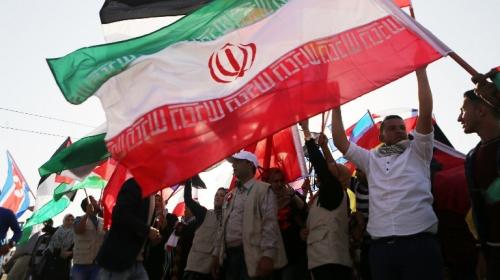 علم الجمهورية الايرانية مع العلم الفلسطيني