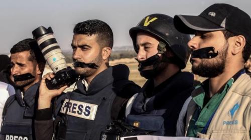 صورة خلال وقفة احتجاجية للصحفيين 