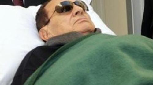مبارك أثناء نقله للمحكمة