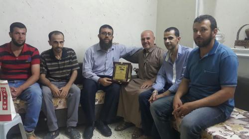 وفد من الجهاد يعزي بالشهيد زهران ويكرم ذوي الشهيد الأطرش