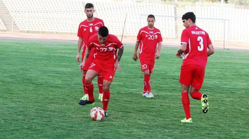 جانب من تدريبات الوطني استعدادا لمواجهة لبنان