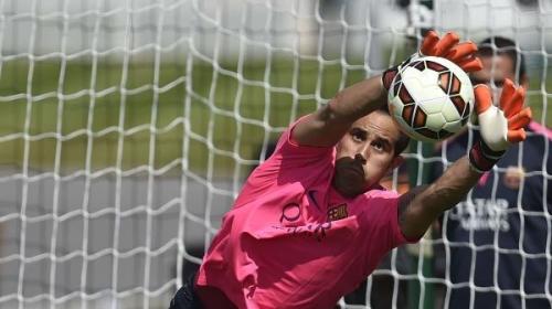 حارس مرمى برشلونة كلاوديو برافو