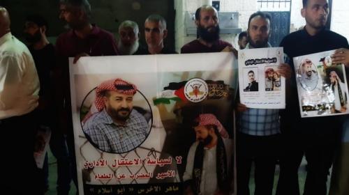 جانب من الوقفات التضامنية مع الاسرى المضربين عن الطعام