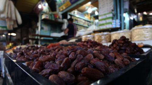 محل لبيع التمور في سوق الزاوية
