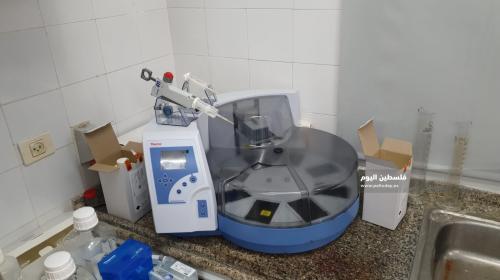 ادوات فحص مخبري في غزة