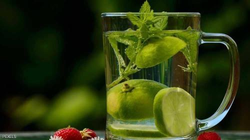 ليمون ونعنع وماء