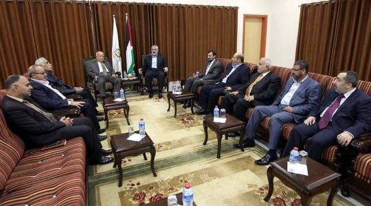حماس وفتح في لقاء سابق لمناقشة المصالحة