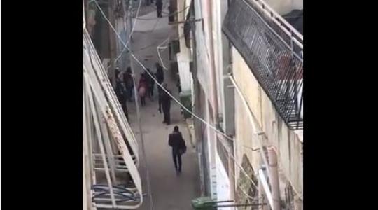 الاحتلال يتجول في ازقة شعفاط.JPG