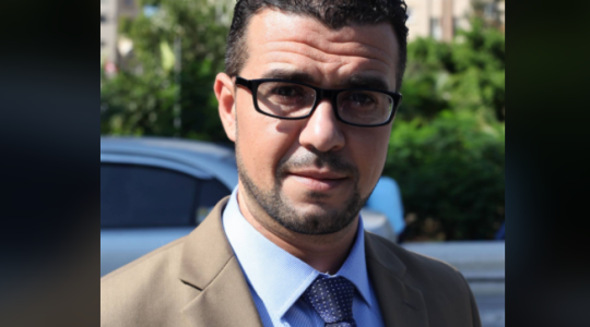 الدكتور أكرم البياري استاذ التكنولوجيا والاتصال في جامعة الازهر بغزة.PNG