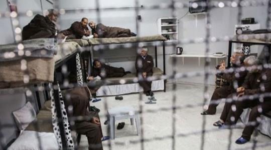 الاسرى داخل سجون الاحتلال