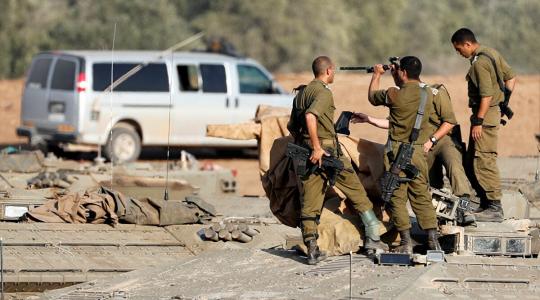 بعد استهدافه بصاروخ "كورنيت".. إصابة جندي "إسرائيلي" بجروح شرق قطاع غزة