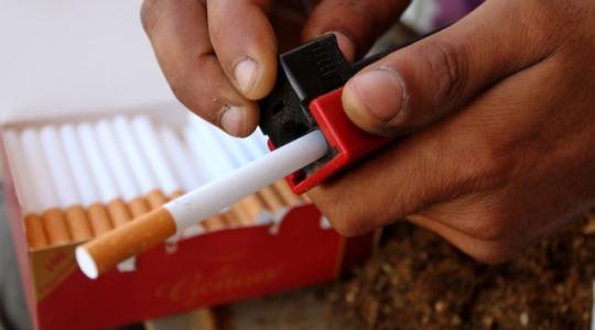 حكومة غزة: "لن نسمح للتجار بالتلاعب في أسعار السجائر"