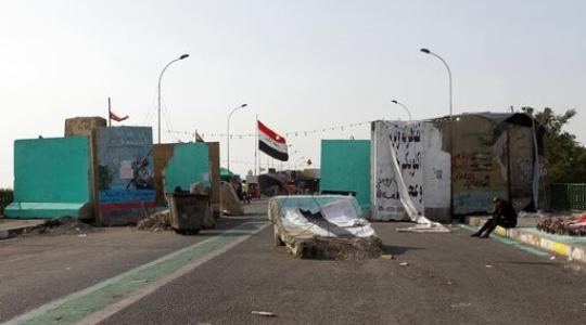 قصف قاعدة امريكية في بغداد.