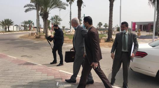 الغول خلال وصوله معبر رفح.jpg
