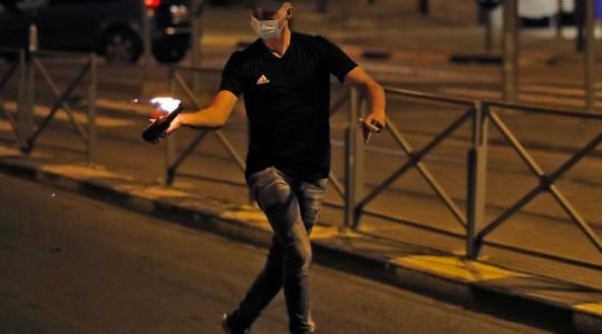 مواجهات عنيفة تجري بين شبان وقوات الاحتلال خلال فعاليات "الإرباك الليلي" في نابلس