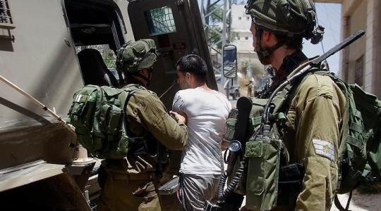 قوات الاحتلال تعتقل فلسطينيين في القدس بعد خلق مزاعم ضدهما
