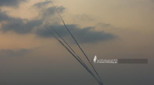 المقاومة تجري تجربة صاروخية نحو بحر غزة