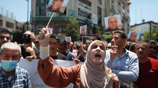 دعوات للمشاركة بتظاهرة في الخليل للمطالبة بمحاسبة قتلة نزار بنات
