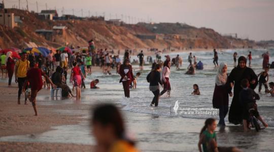 السياحة بغزة توضح لـ"فلسطين اليوم" حقيقة تحذير المواطنين من السباحة في البحر غدًا الاحد