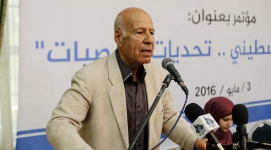      توفيق أبو شومر