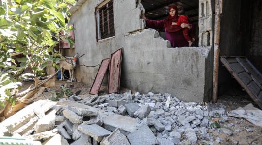 أضرارًا كبيرة في منازل وممتلكات المواطنين جراء القصف الإسرائيلي الليلة  (10).jpeg