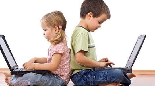 السلطات الصينية تحدد مدة استخدام الأطفال للإنترنت