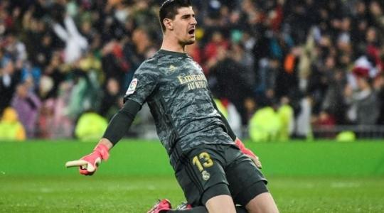 ريال مدريد يعلن تمديد عقد حارسه البلجيكي