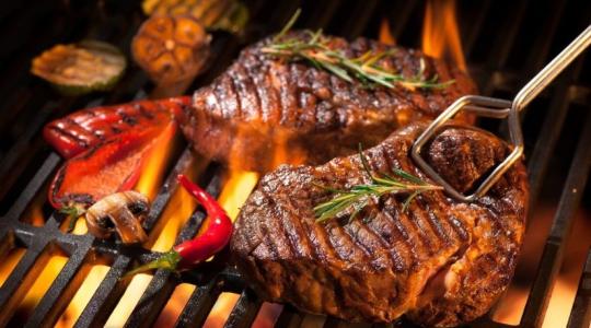 دراسة تحذر من الافراط في تناول اللحوم المشوية