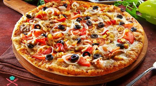 طريقة عمل البيتزا مثل المطاعم بسهولة تامة .. المقادير والحشوات