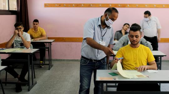 2450340-طلاب-فلسطينيون-يخضعون-لامتحانات-الثانوية-العامة-وسط-أزمة-كوفيد-19-في-غزة.jpg