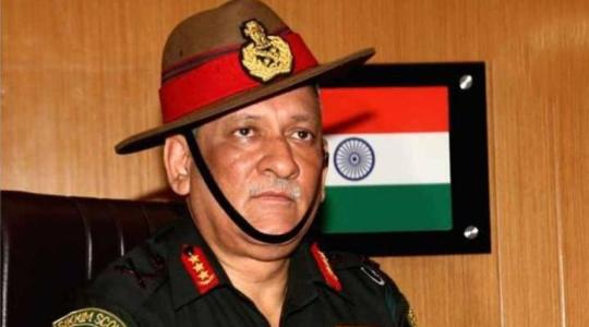 مصرع رئيس أركان الجيش الهندي بتحطم طائرة مروحية في الهند