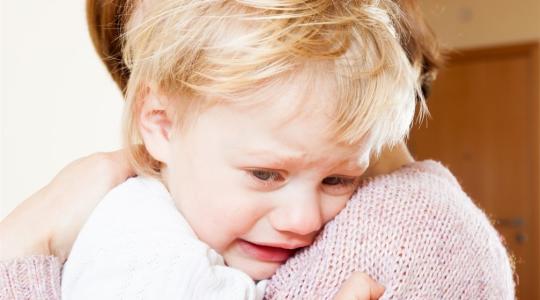 دراسة: أعراض القلق والاكتئاب تنتقل بين الأم والطفل