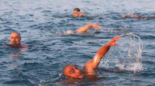 سباحة فى بحر غزة (4).jpg