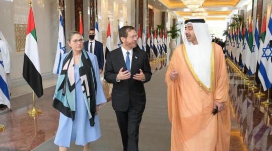 رئيس دولة الاحتلال في الامارات.jpg