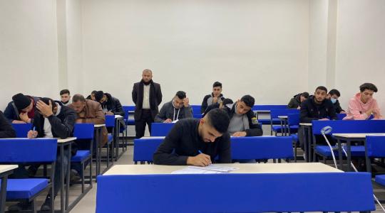 بدء الامتحانات النهائية في جامعةالإسراء (2).jpg