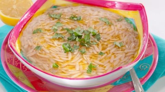 بالفيديو طريقة عمل شوربة لسان العصفور في رمضان