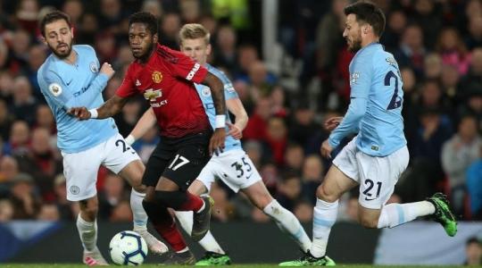 مشاهدة مباراة مانشستر سيتي ومانشستر يونايتد اليوم في الدوري الإنجليزي.. المعلق الرياضي والقنوات الناقلة