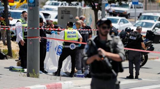 إصابة جندي "إسرائيلي" في عملية طعن في القدس وانسحاب المنفذ