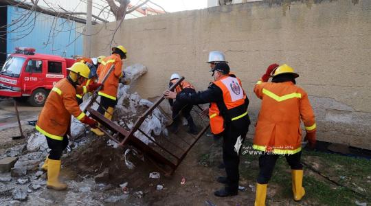 انتشال جثة مواطن من بئر في الخليل