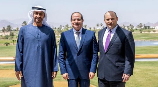 السيسي وابن زايد وبينت.JPG