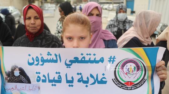 منتفعو الشؤون الاجتماعية ينصبون خيمة أمام مقر المندوب  السامي بغزة للمطالبة بصرف مستحقاتهم (11).JPG