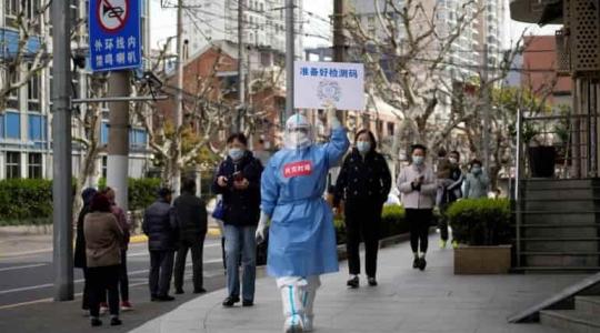 بكين تسجل رقماً قياسياً من الإصابات بكورونا وتفرض قيوداً على السكان