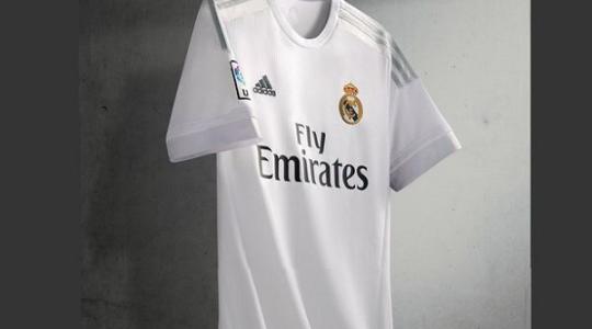 بالفيديو والصور: ريال مدريد يكشف عن قميصه الجديد في الموسم المقبل