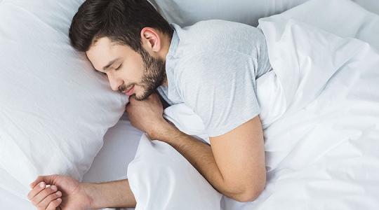 دراسة: جودة النوم أكثر أهمية من مدته لتعزيز المناعة